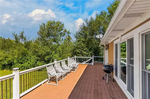 Exterior - 1401 Pinecrest Dr, Bethany, MO 64424 photo 3 of 10