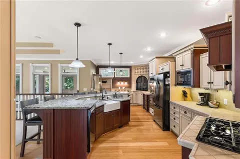Kitchen - 1401 Pinecrest Dr, Bethany, MO 64424 photo 2 of 7