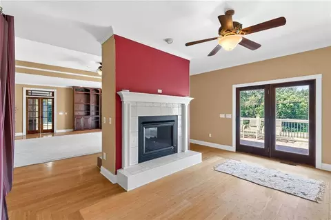 Living - 1401 Pinecrest Dr, Bethany, MO 64424 photo 8 of 10
