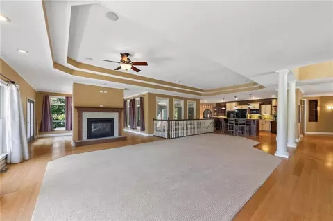 Living - 1401 Pinecrest Dr, Bethany, MO 64424 photo 4 of 10