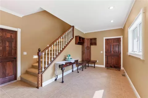 Entry Way - 1401 Pinecrest Dr, Bethany, MO 64424 photo 3 of 6