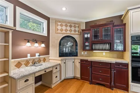 Kitchen - 1401 Pinecrest Dr, Bethany, MO 64424 photo 4 of 7