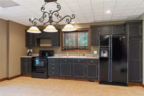 Kitchen - 1401 Pinecrest Dr, Bethany, MO 64424 photo 7 of 7