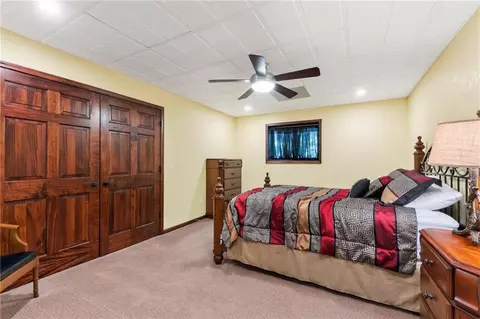 Bedroom - 1401 Pinecrest Dr, Bethany, MO 64424 photo 9 of 12