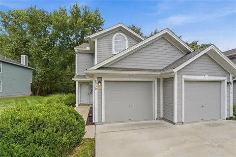6030 NE Moonstone Dr, Lees Summit, MO 64064