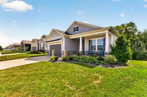 1169 SW Whitby Dr, Lees Summit, MO 64082