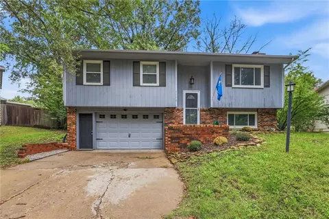 1112 Randall Rd, Lawrence, KS 66049