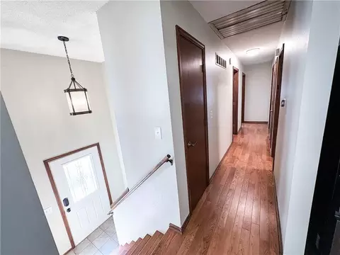Entry Way - 115 Fairview Ave, Warrensburg, MO 64093 photo 1 of 1