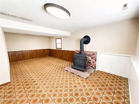 Living - 115 Fairview Ave, Warrensburg, MO 64093 photo 4 of 5