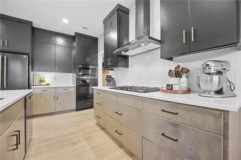 Kitchen - 202 E Maple St, Lone Jack, MO 64070 photo 4 of 7