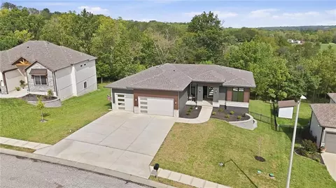 View/Area - 202 E Maple St, Lone Jack, MO 64070 photo 2 of 4