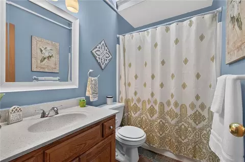 Bath - 101 SW Drew Ln, Lees Summit, MO 64081 photo 3 of 3
