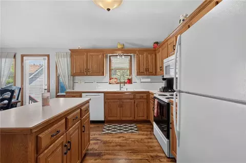 Kitchen - 101 SW Drew Ln, Lees Summit, MO 64081 photo 3 of 5