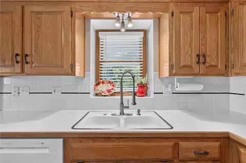 Kitchen - 101 SW Drew Ln, Lees Summit, MO 64081 photo 5 of 5