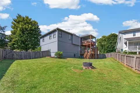 Exterior - 101 SW Drew Ln, Lees Summit, MO 64081 photo 7 of 8