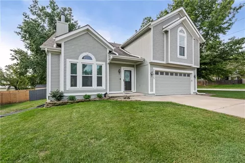 21415 W 52nd St, Shawnee, KS 66218