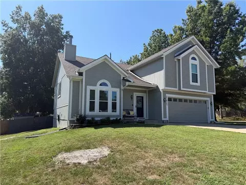 21415 W 52nd St, Shawnee, KS 66218