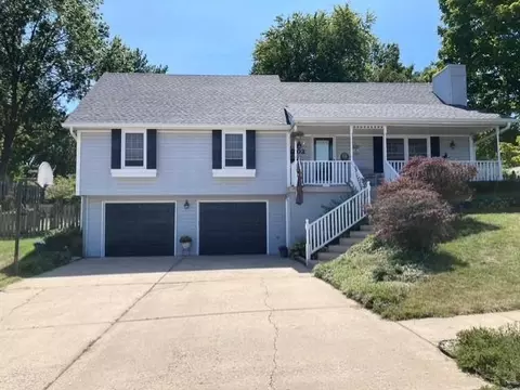 502 NE Fox Trail Dr, Blue Springs, MO 64014