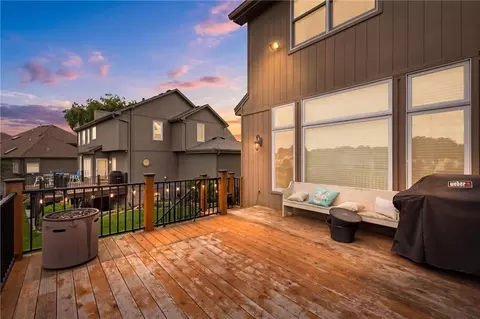 Exterior - 2808 SW Arthur Dr, Lees Summit, MO 64082 photo 7 of 11