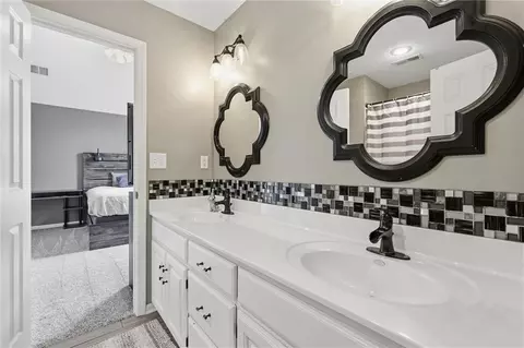 Bath - 2808 SW Arthur Dr, Lees Summit, MO 64082 photo 3 of 5