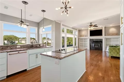 Kitchen - 2808 SW Arthur Dr, Lees Summit, MO 64082 photo 3 of 3