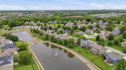 View/Area - 2808 SW Arthur Dr, Lees Summit, MO 64082 photo 2 of 3