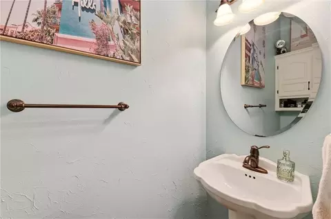 Bath - 2808 SW Arthur Dr, Lees Summit, MO 64082 photo 1 of 5