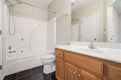Bath - 615 Seaton Blvd, Raymore, MO 64083 photo 3 of 3