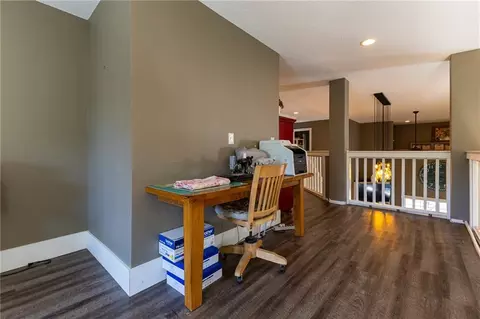 Entry Way - 502 E Leighton St, Frontenac, KS 66763 photo 7 of 9