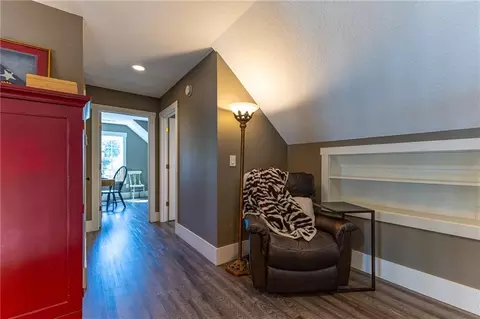 Entry Way - 502 E Leighton St, Frontenac, KS 66763 photo 8 of 9