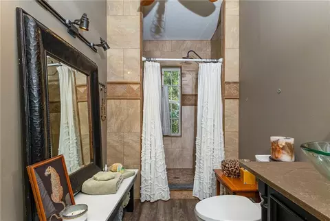 Bath - 502 E Leighton St, Frontenac, KS 66763 photo 1 of 8
