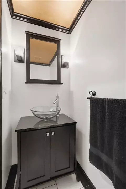 Bath - 528 NE Bordner Dr, Lees Summit, MO 64086 photo 5 of 5