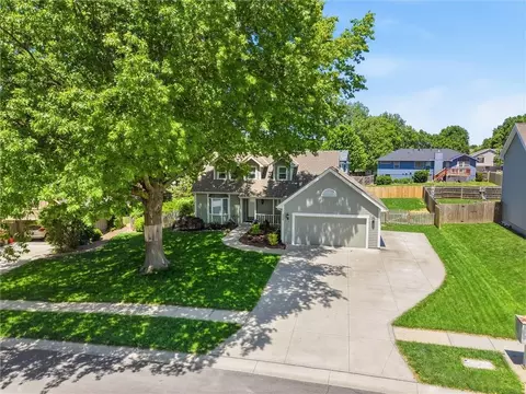 View/Area - 528 NE Bordner Dr, Lees Summit, MO 64086 photo 1 of 4