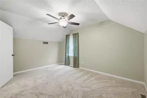 Bedroom - 528 NE Bordner Dr, Lees Summit, MO 64086 photo 5 of 9