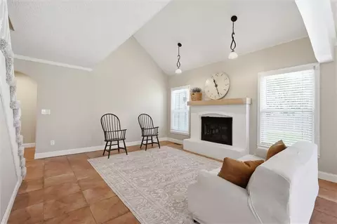 Living - 528 NE Bordner Dr, Lees Summit, MO 64086 photo 2 of 5