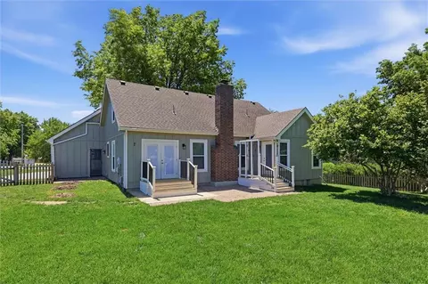 Exterior - 528 NE Bordner Dr, Lees Summit, MO 64086 photo 9 of 9