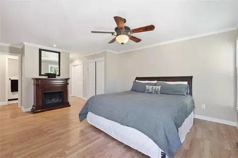 Bedroom - 528 NE Bordner Dr, Lees Summit, MO 64086 photo 2 of 9