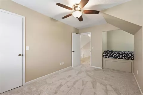 Bedroom - 528 NE Bordner Dr, Lees Summit, MO 64086 photo 8 of 9