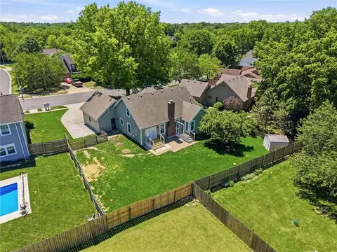 View/Area - 528 NE Bordner Dr, Lees Summit, MO 64086 photo 3 of 4
