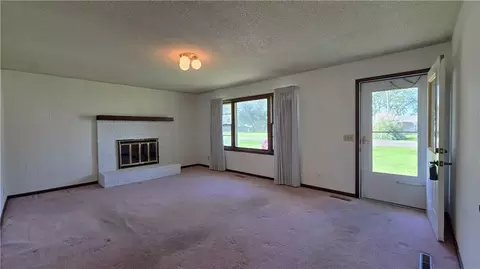 Living - 609 Park St, Lathrop, MO 64465 photo 2 of 5