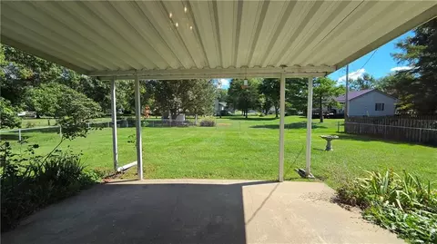 Exterior - 609 Park St, Lathrop, MO 64465 photo 6 of 7