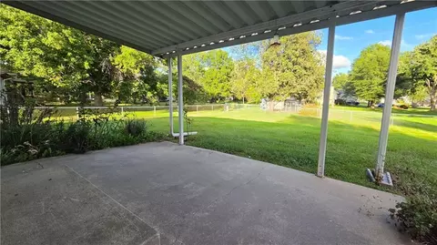 Exterior - 609 Park St, Lathrop, MO 64465 photo 2 of 7