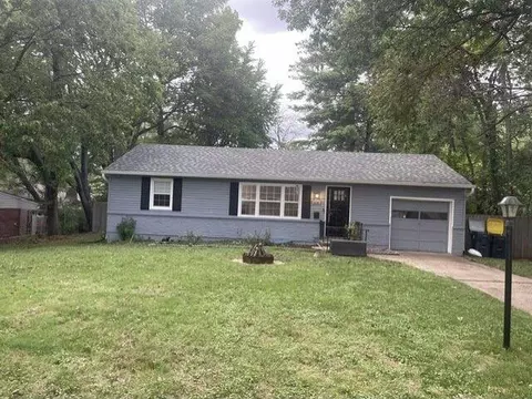 506 E 91st Ter, Kansas City, MO 64131