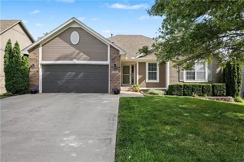 Exterior - 2240 SW Morris Dr, Lees Summit, MO 64082 photo 3 of 6