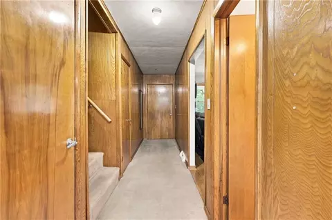 Entry Way - 10407 E 30th Ter, Independence, MO 64052 photo 3 of 4