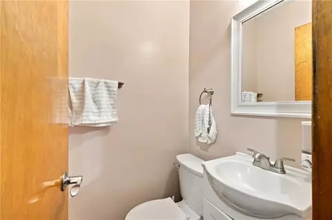 Bath - 10407 E 30th Ter, Independence, MO 64052 photo 2 of 2