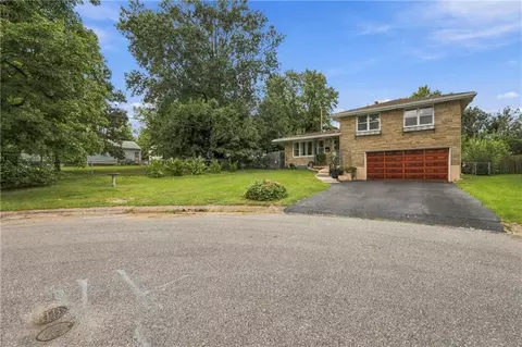 Exterior - 10407 E 30th Ter, Independence, MO 64052 photo 3 of 4
