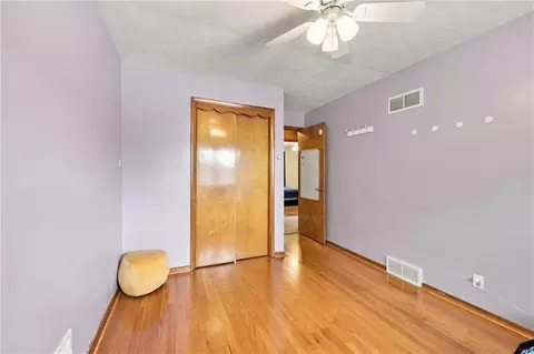 Bedroom - 10407 E 30th Ter, Independence, MO 64052 photo 5 of 5
