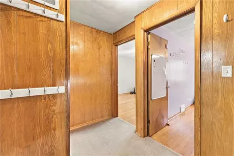 Entry Way - 10407 E 30th Ter, Independence, MO 64052 photo 4 of 4