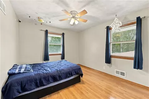 Bedroom - 10407 E 30th Ter, Independence, MO 64052 photo 1 of 5
